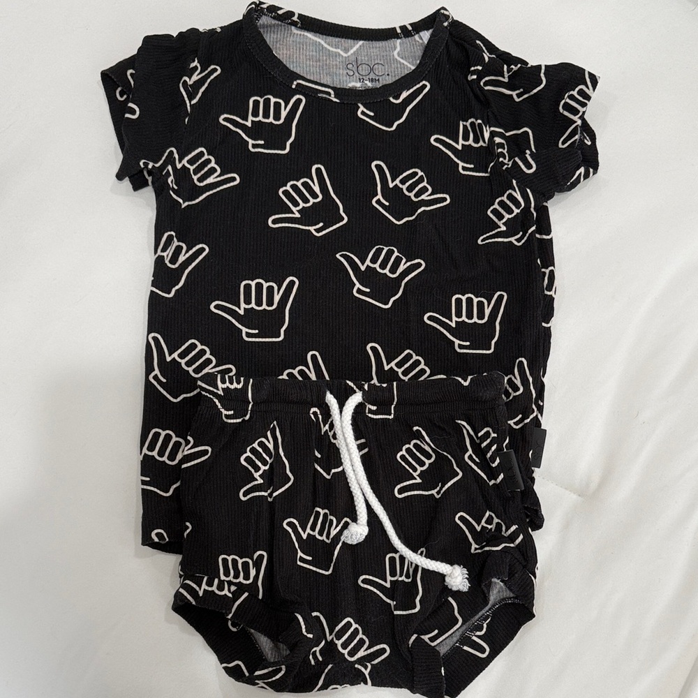 SO Kids Black & White Shaka Print Two-Piece Set
